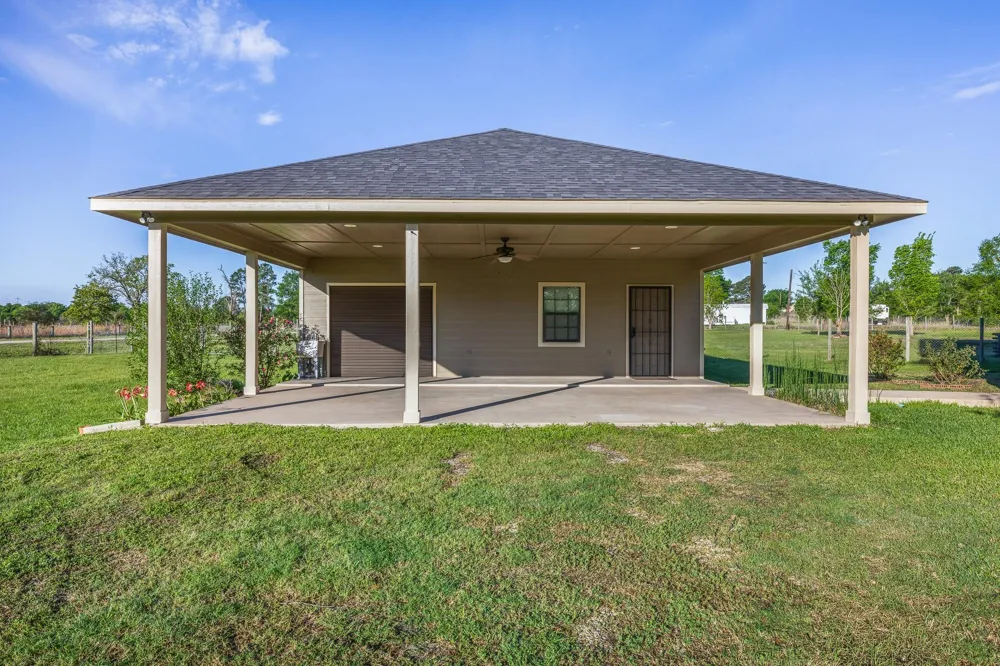 10269 Highway 90 Bedias, TX 77831