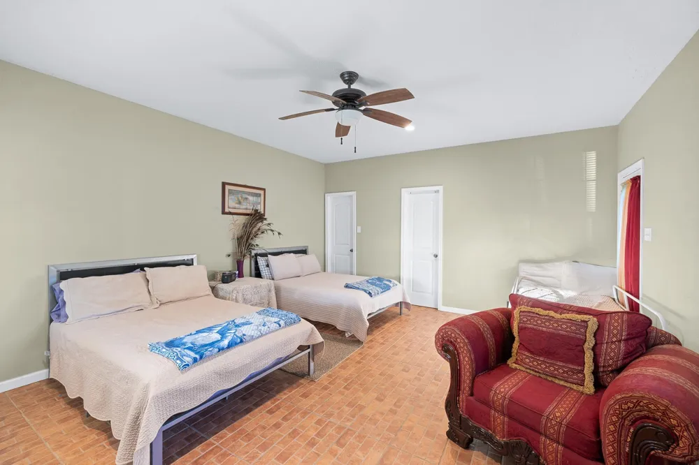 10269 Highway 90 Bedias, TX 77831