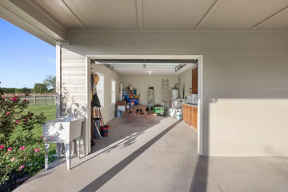 10269 Highway 90 Bedias, TX 77831