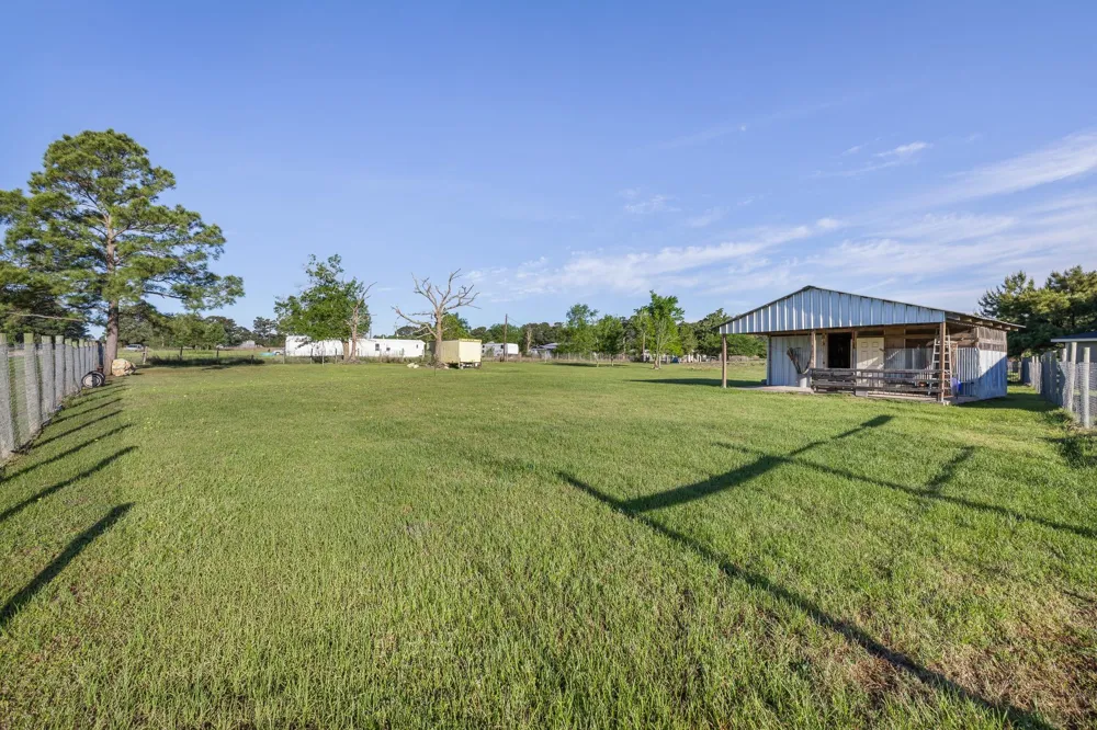 10269 Highway 90 Bedias, TX 77831