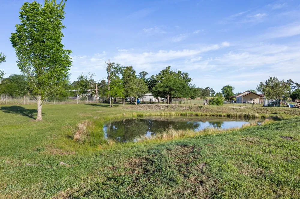 10269 Highway 90 Bedias, TX 77831