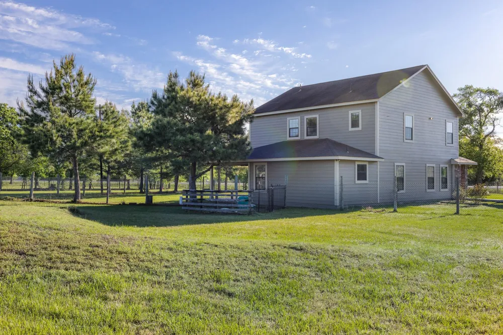 10269 Highway 90 Bedias, TX 77831