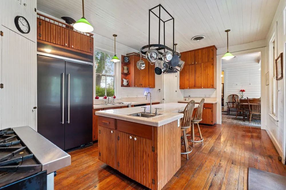 351 E Colorado Street La Grange, TX 78945