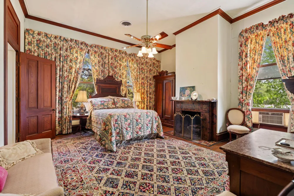 351 E Colorado Street La Grange, TX 78945