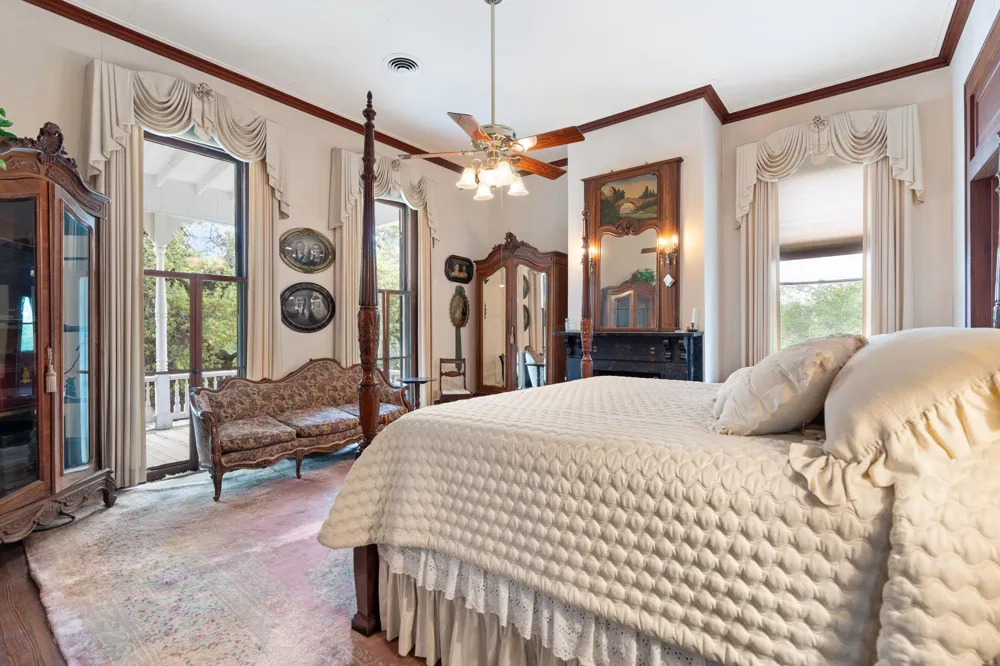 351 E Colorado Street La Grange, TX 78945