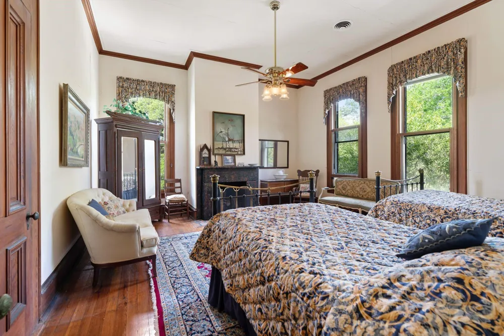 351 E Colorado Street La Grange, TX 78945