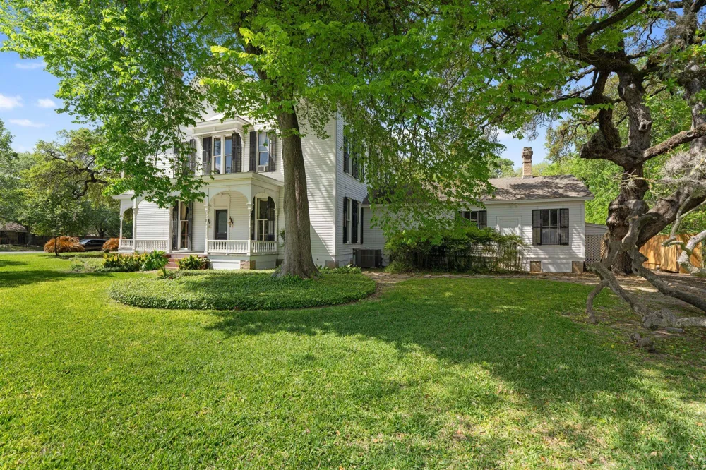351 E Colorado Street La Grange, TX 78945