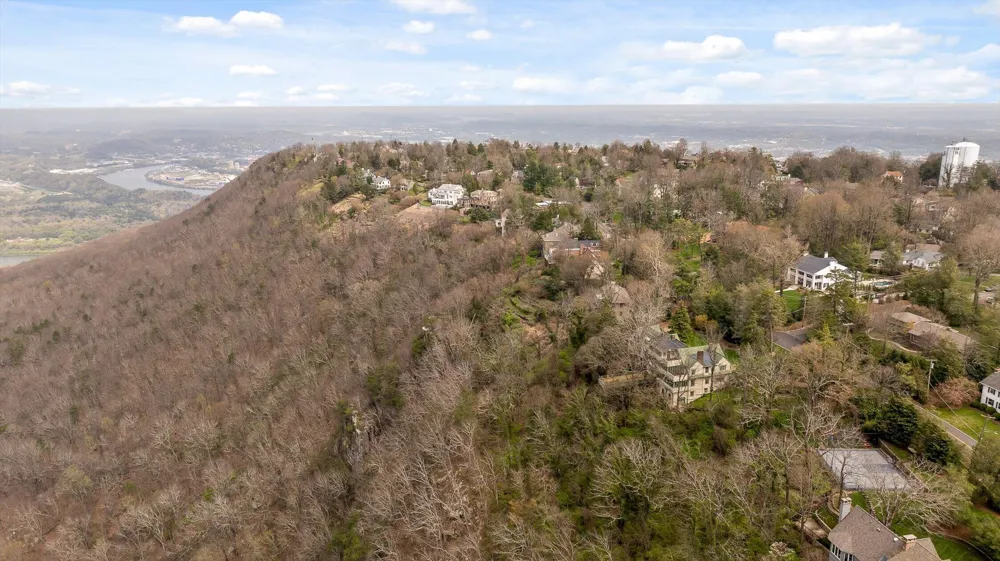 588 W Brow Road Lookout Mountain, TN 37350