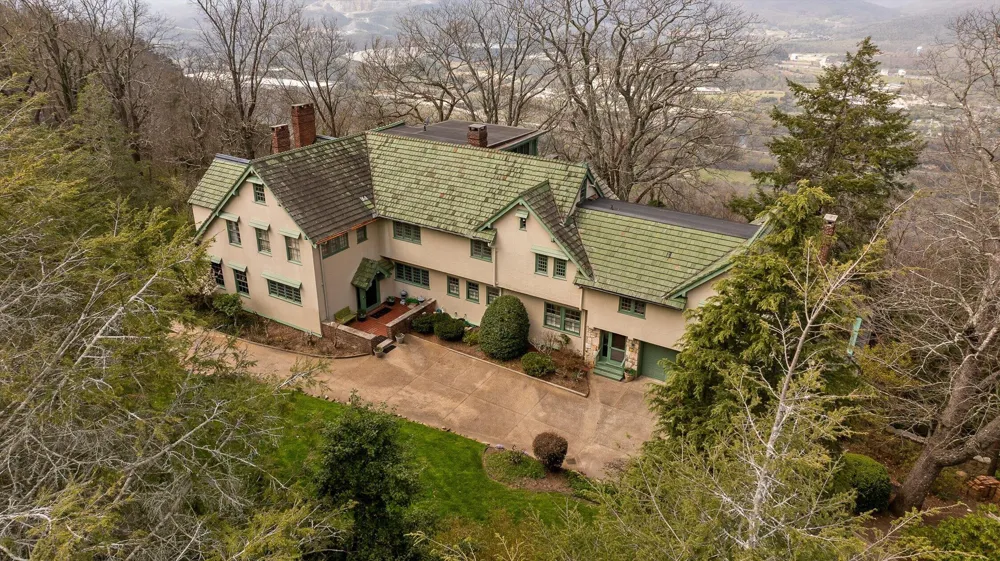 588 W Brow Road Lookout Mountain, TN 37350