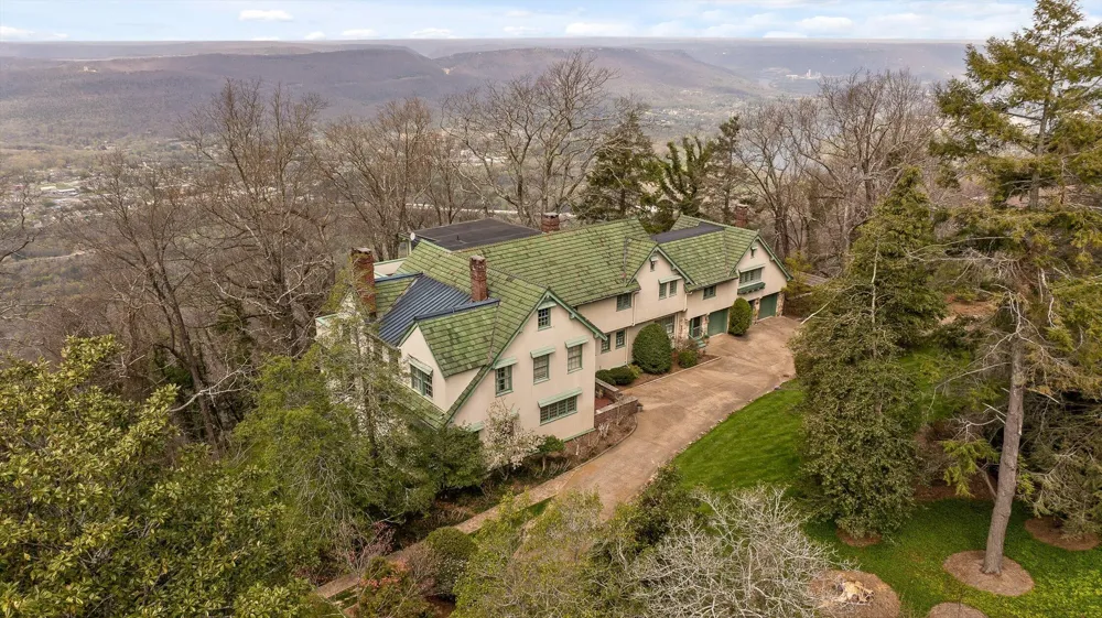 588 W Brow Road Lookout Mountain, TN 37350