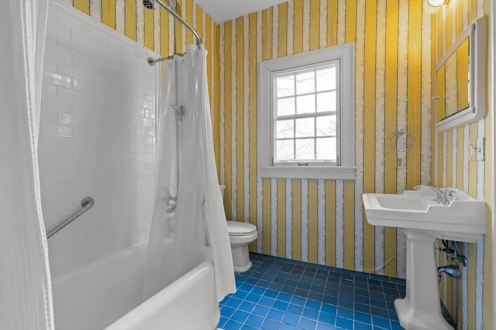 588 W Brow Road Lookout Mountain, TN 37350