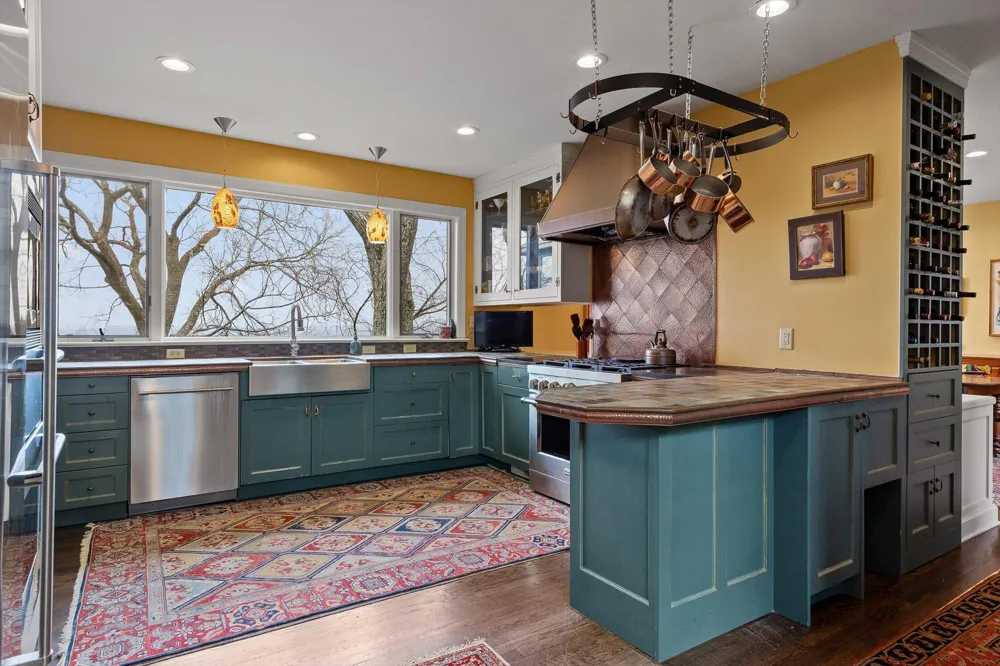 588 W Brow Road Lookout Mountain, TN 37350