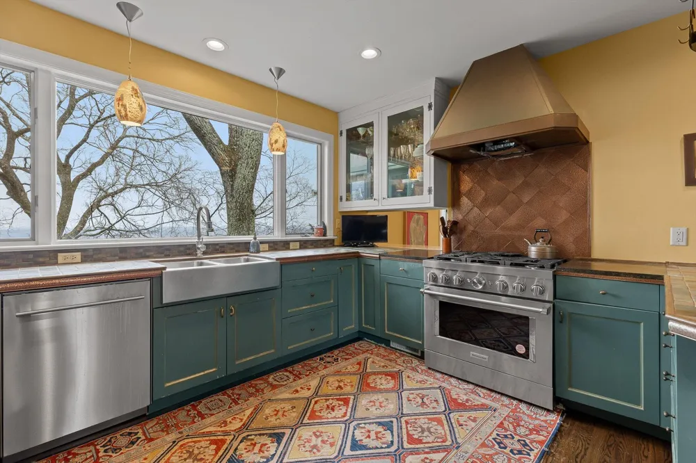 588 W Brow Road Lookout Mountain, TN 37350
