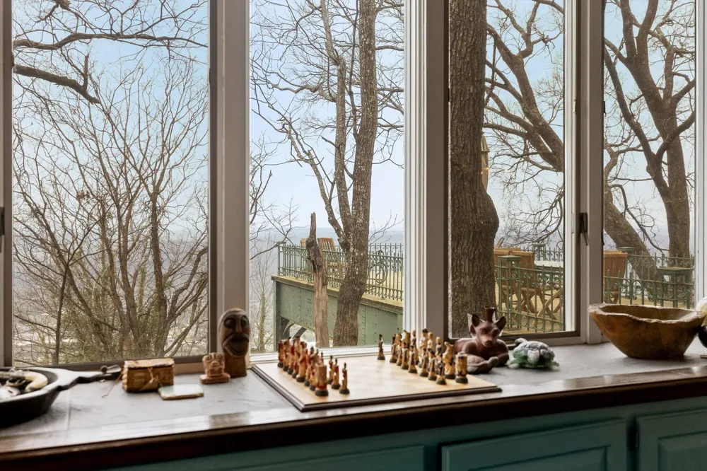 588 W Brow Road Lookout Mountain, TN 37350