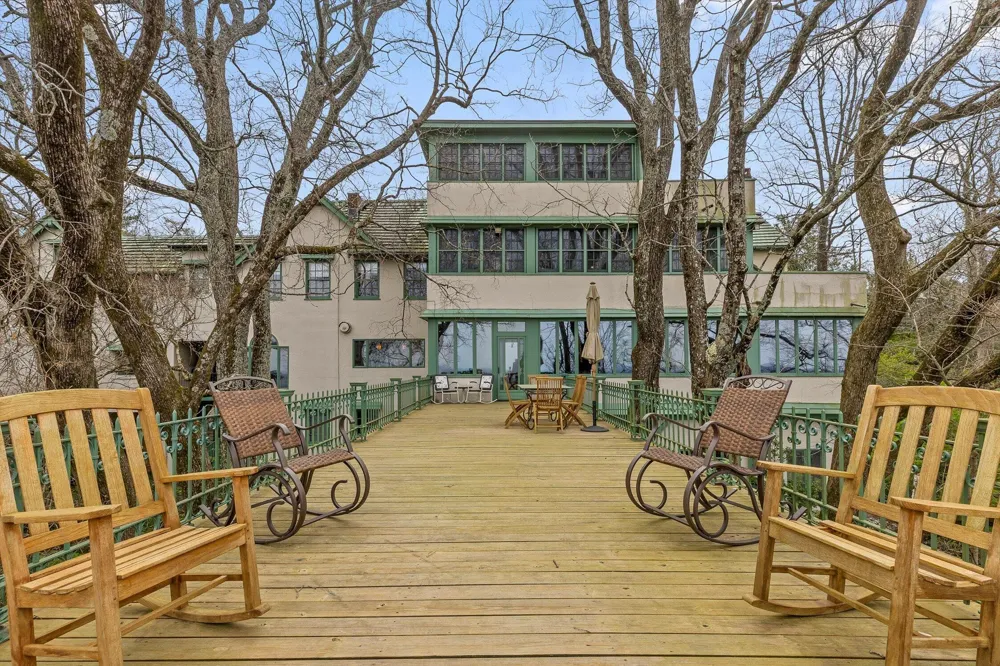 588 W Brow Road Lookout Mountain, TN 37350