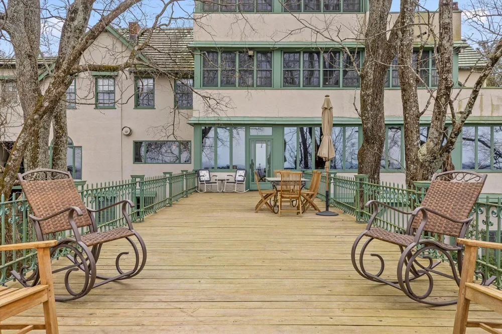 588 W Brow Road Lookout Mountain, TN 37350