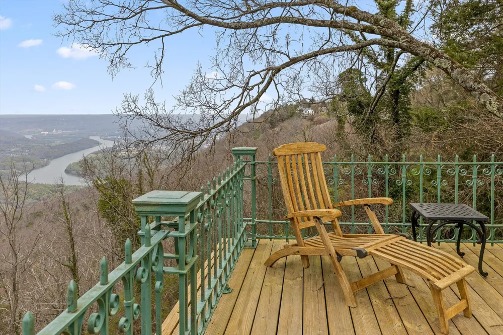 588 W Brow Road Lookout Mountain, TN 37350