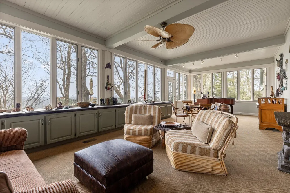 588 W Brow Road Lookout Mountain, TN 37350