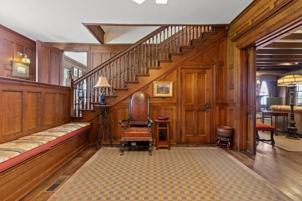 588 W Brow Road Lookout Mountain, TN 37350