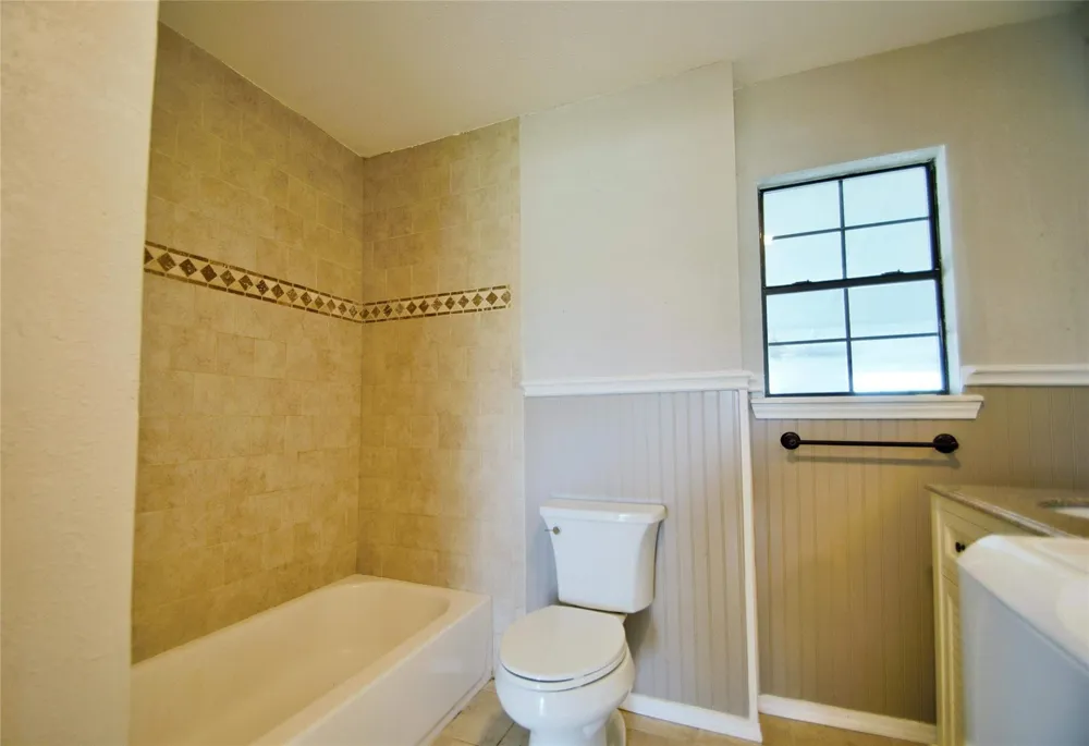 436 9th Street San Leon, TX 77539