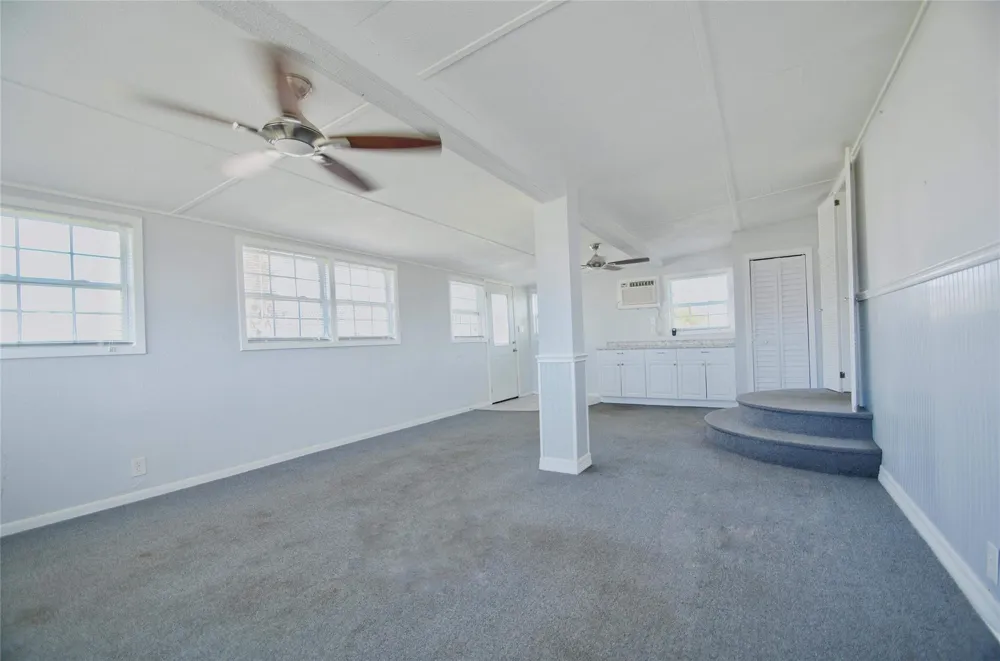 436 9th Street San Leon, TX 77539