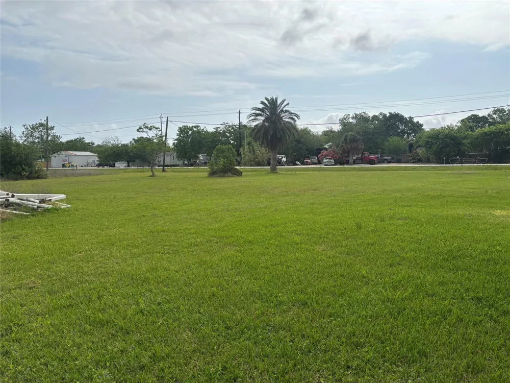 436 9th Street San Leon, TX 77539