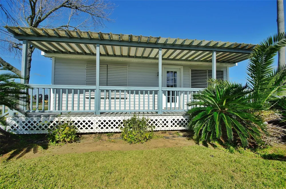 436 9th Street San Leon, TX 77539