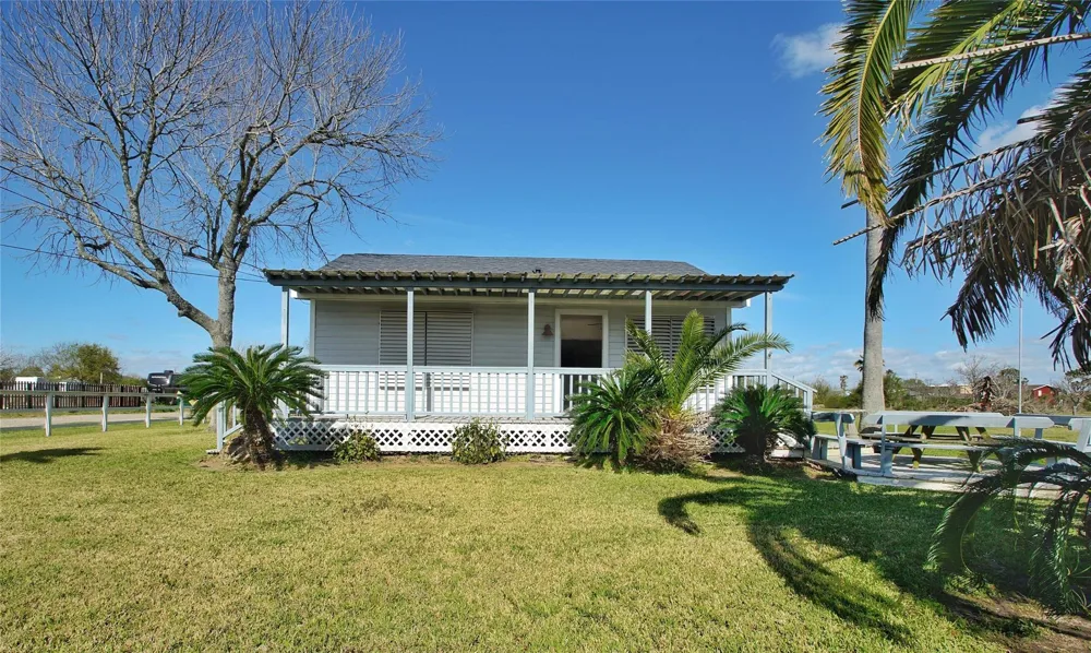 436 9th Street San Leon, TX 77539