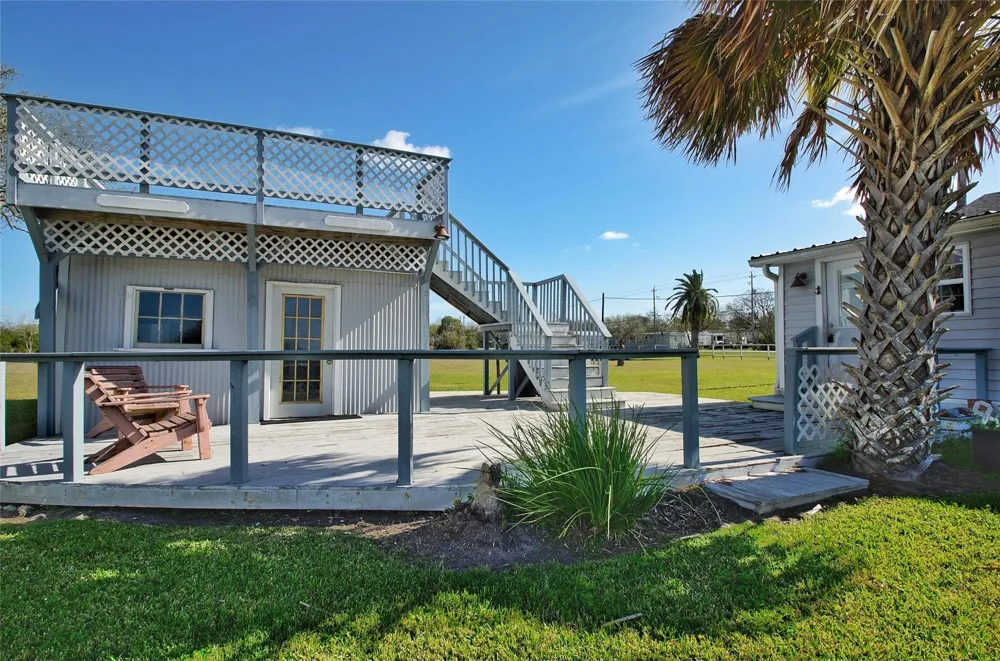 436 9th Street San Leon, TX 77539