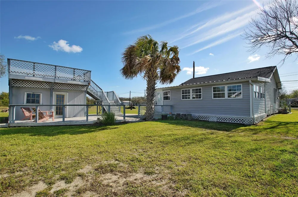 436 9th Street San Leon, TX 77539