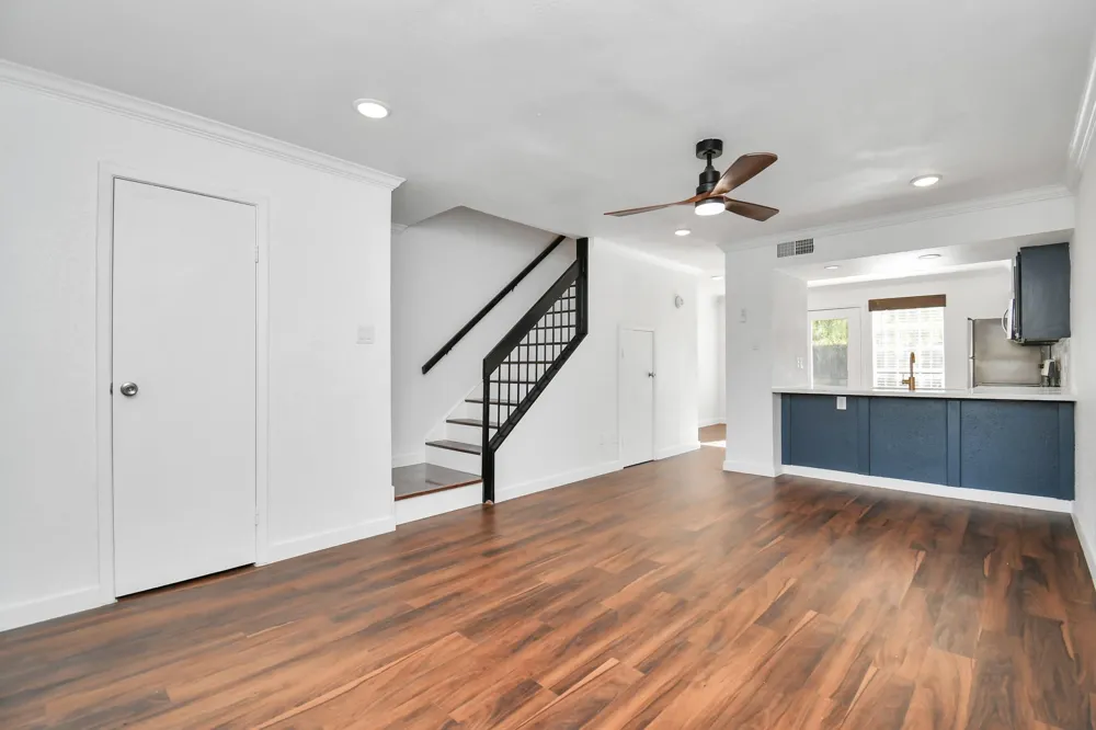 2002 Gentryside Drive #113 Houston, TX 77077