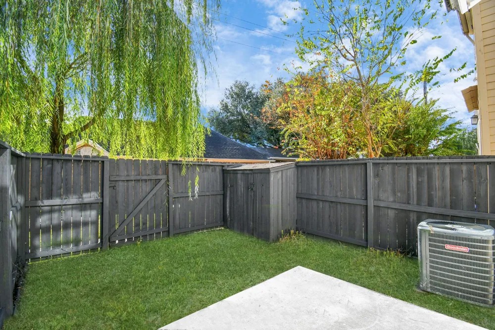 2002 Gentryside Drive #113 Houston, TX 77077