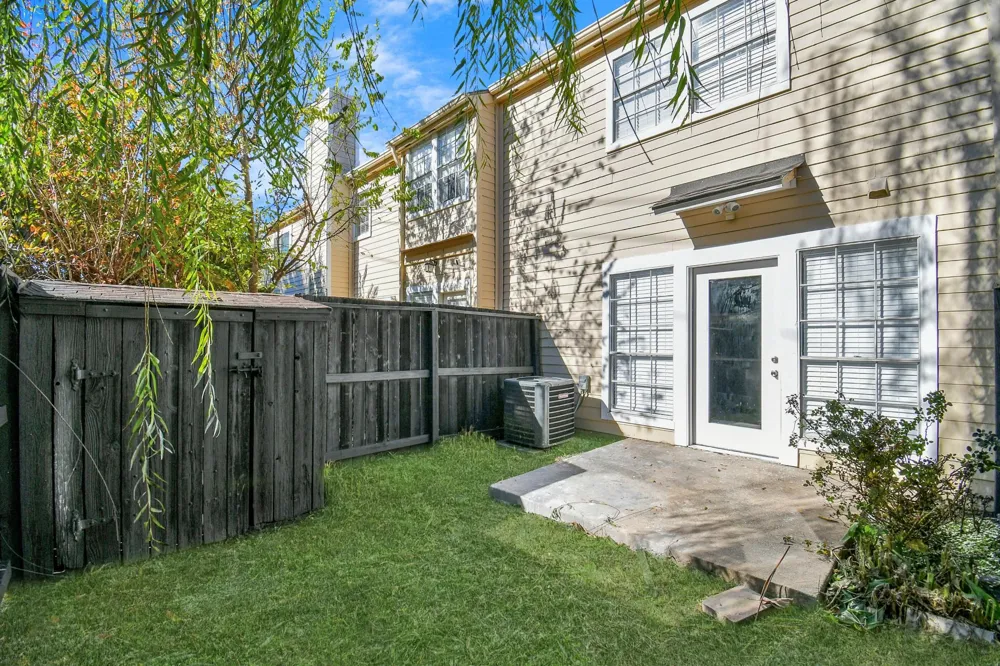 2002 Gentryside Drive #113 Houston, TX 77077