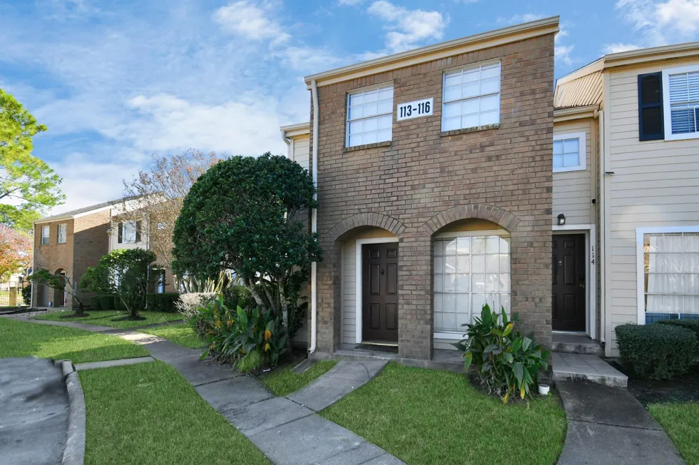 2002 Gentryside Drive #113 Houston, TX 77077