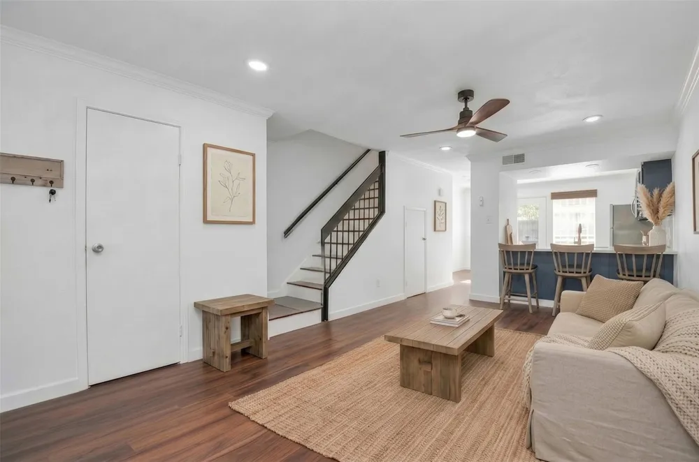 2002 Gentryside Drive #113 Houston, TX 77077