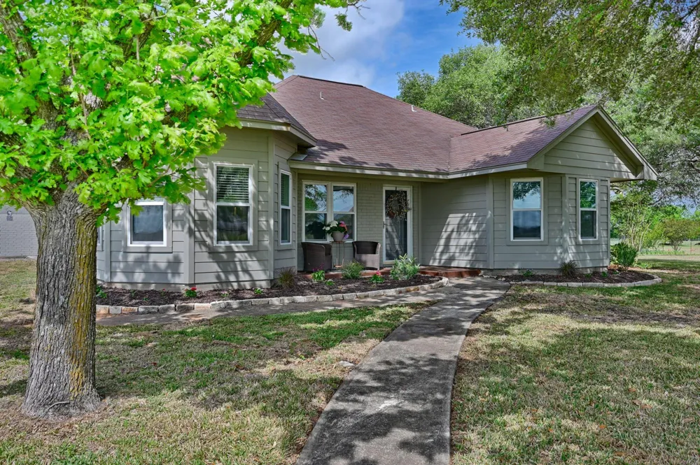 4988 Thane Road Road Navasota, TX 77868