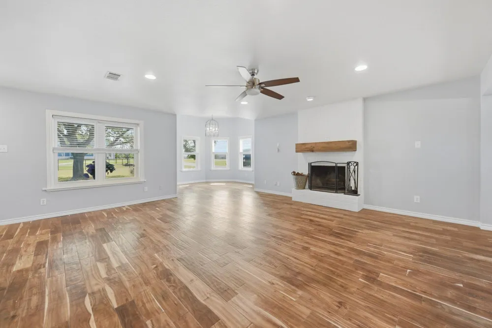4988 Thane Road Road Navasota, TX 77868