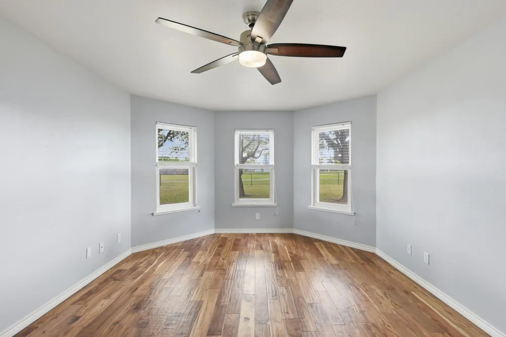 4988 Thane Road Road Navasota, TX 77868