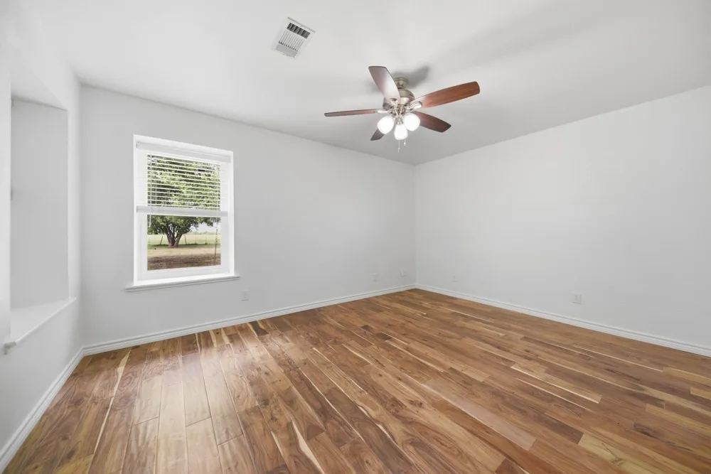4988 Thane Road Road Navasota, TX 77868