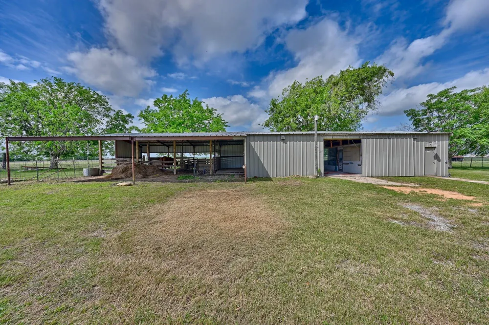 4988 Thane Road Road Navasota, TX 77868