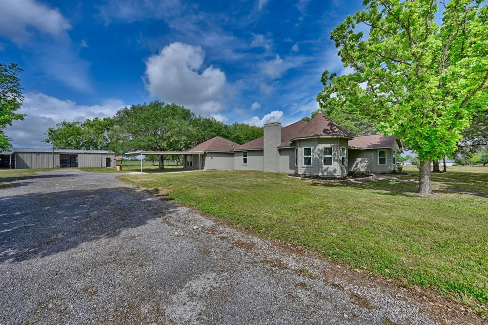 4988 Thane Road Road Navasota, TX 77868