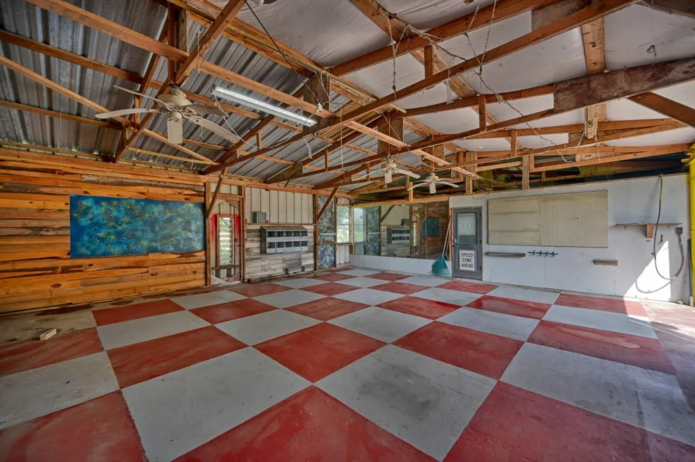 4988 Thane Road Road Navasota, TX 77868