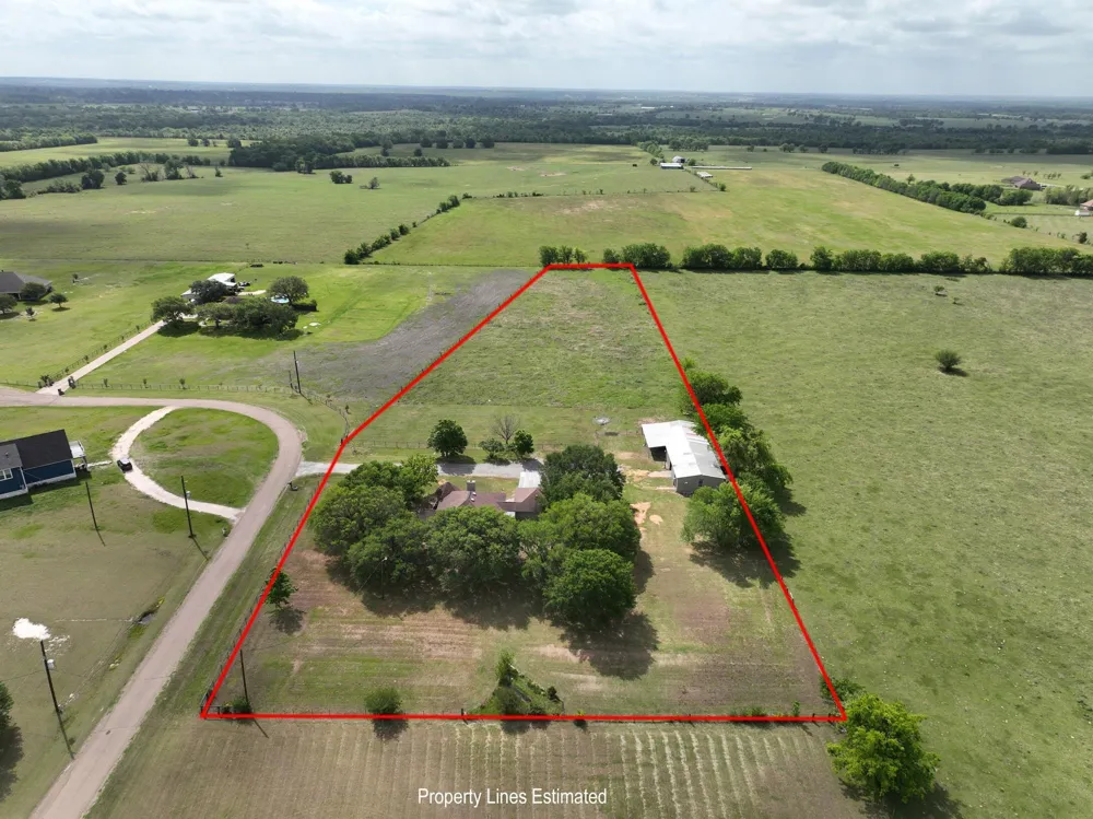 4988 Thane Road Road Navasota, TX 77868