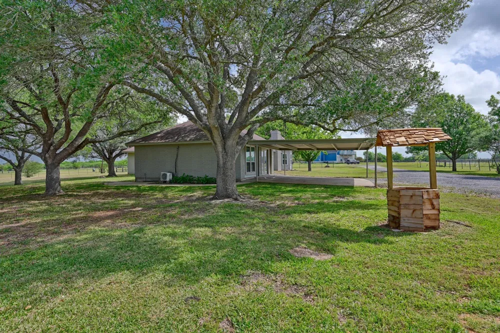 4988 Thane Road Road Navasota, TX 77868