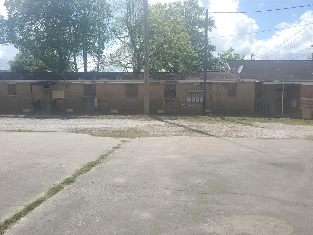708 Velasco Street Angleton, TX 77515