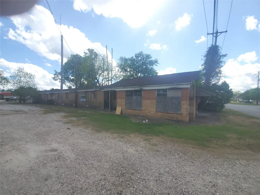 708 Velasco Street Angleton, TX 77515