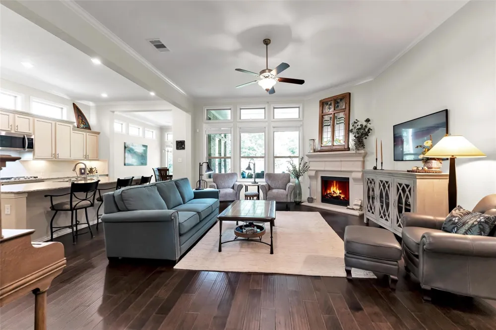 1015 Ginger Glade Lane Pinehurst, TX 77362