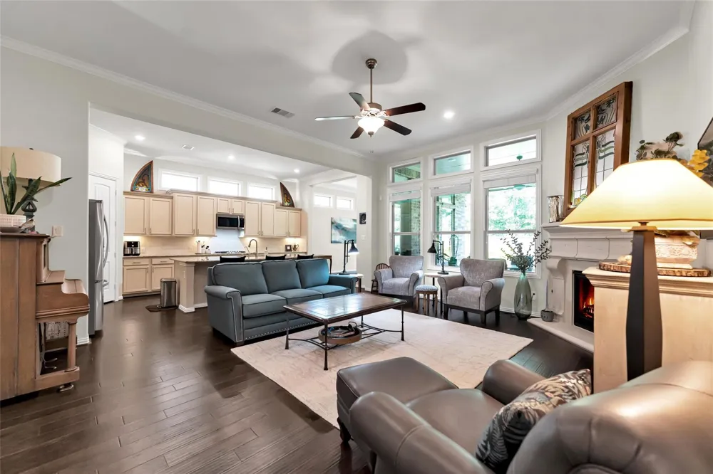 1015 Ginger Glade Lane Pinehurst, TX 77362