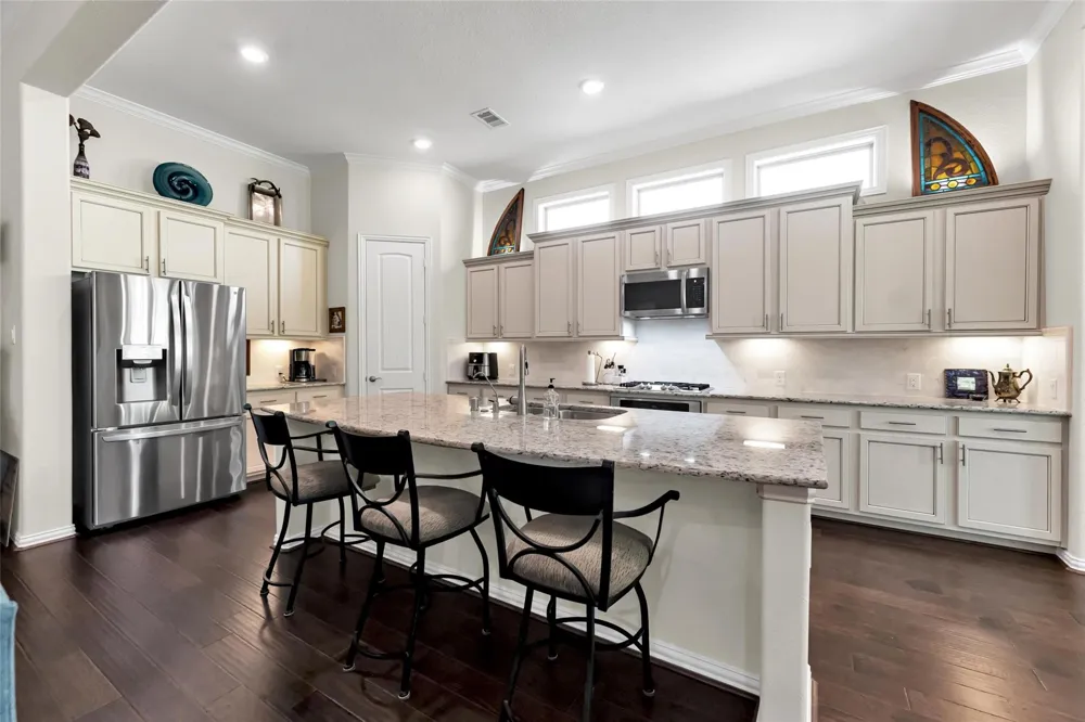 1015 Ginger Glade Lane Pinehurst, TX 77362