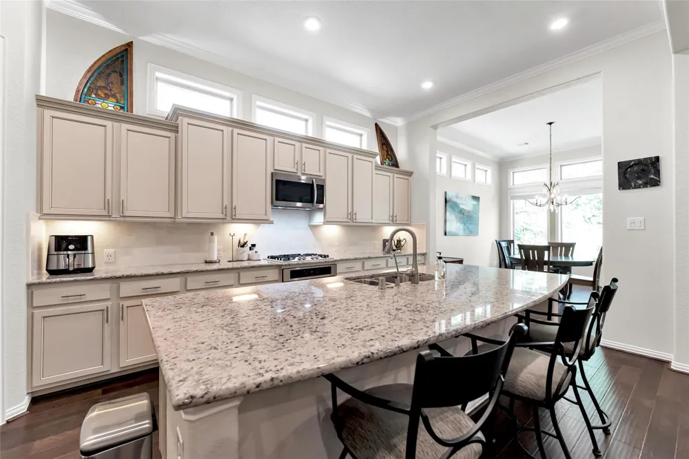 1015 Ginger Glade Lane Pinehurst, TX 77362